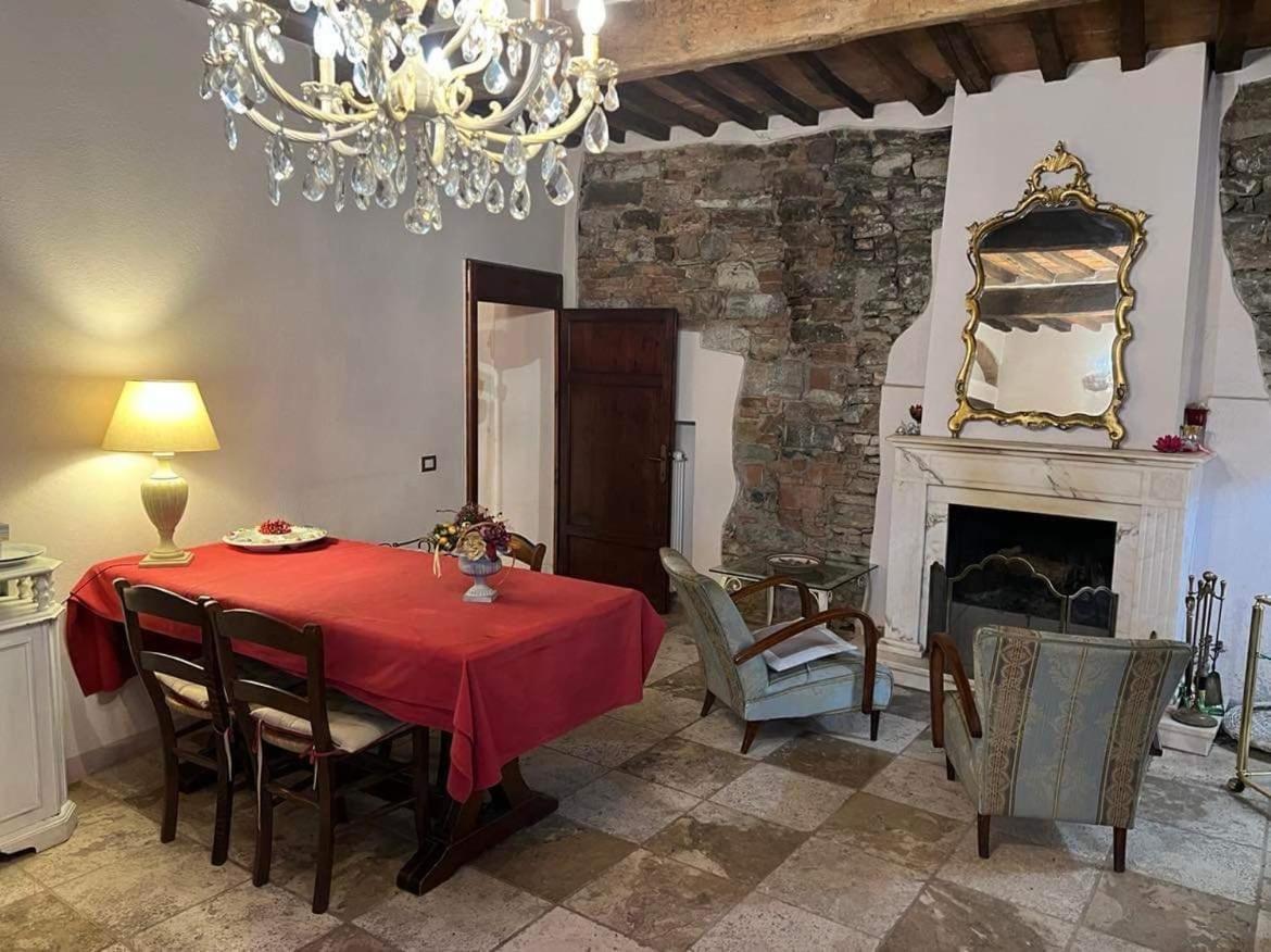 La Piazzetta Toscana B&B 캄필리아 마리티마 외부 사진